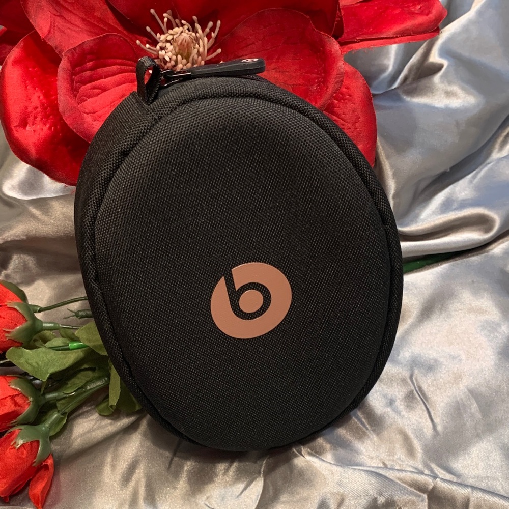 🌹Beats • Headphones • Travel Case in Black with Rose Gold Logo • EUC
